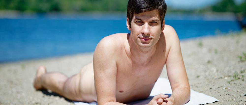 Stadtrat Julien Ferrat (Die Mannheimer) will am FKK-Strand auf der Friesenheimer Insel in Mannheim ein Trainingscamp bieten.