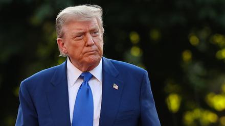 US-Präsident Donald Trump nimmt am 24. Juni 2025 am Rande eines NATO-Gipfels an einem Abendessen für NATO-Staats- und Regierungschefs teil.
