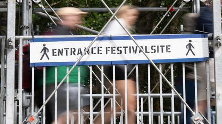 Ein ehemaliger Militärflugplatz an der Mecklenburgischen Seenplatte verwandelt sich im Rahmen des Fusion-Festivals wieder zum Party- und Kulturgelände.