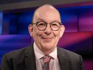 Auch Leichtes darf man hart anfassen. Der Literaturkritiker Denis Scheck. 