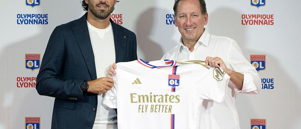 Im Zentrum der Proteste: Lysons Clubbesitzer John Textor - hier bei der Vorstellung des ehemaligen Trainers Fabio Grosso.
