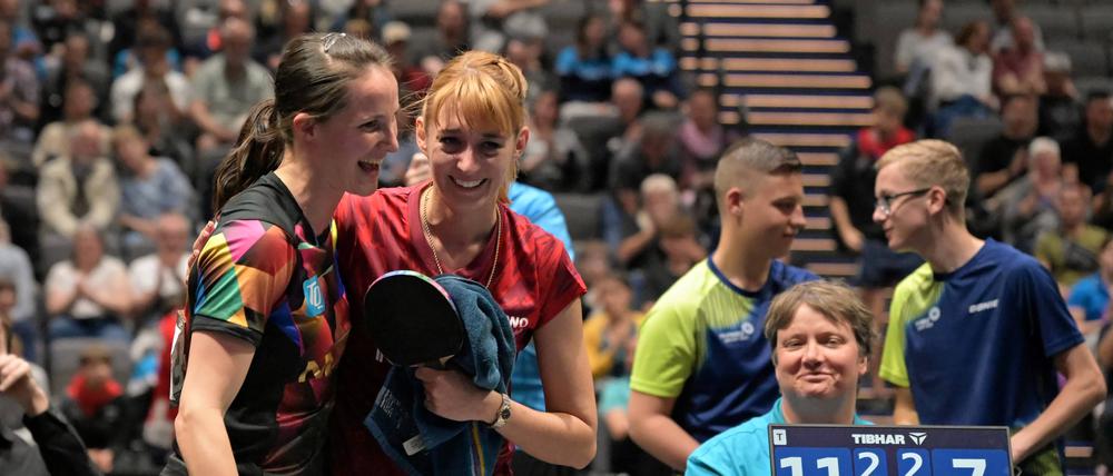 Kathrin Mühlbach (re.) und Sabine Winter haben kürzlich bei der deutschen Meisterschaft den Titel im Doppel geholt.   