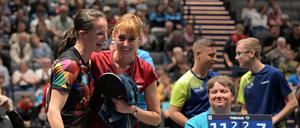 Kathrin Mühlbach (re.) und Sabine Winter haben kürzlich bei der deutschen Meisterschaft den Titel im Doppel geholt.   