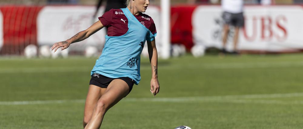 Alisha Lehmann und ihre Schweizer Kolleginnen hatten gegen die U15-Jungen des FC Luzern keine Chance.