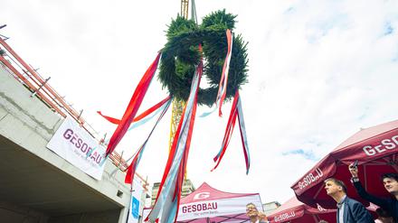 Gesobau-Richtfest fürs neue Azubi-Wohnquartier in Alt-Wittenau.