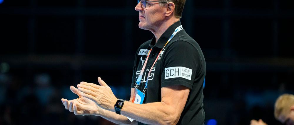 U21-Bundestrainer Martin Heuberger ist mit den bisherigen WM-Auftritten der DHB-Auswahl zufrieden.