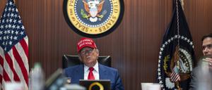 US-Präsident Donald Trump verfolgt den Bomber-Einsatz gegen iranische STellungen vom Situation Room des Weißen Hauses.