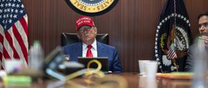 „Make America Great Again“ – seine Zollpolitik soll dabei helfen: US-Präsident Donald Trump im Juni im Weißen Haus.