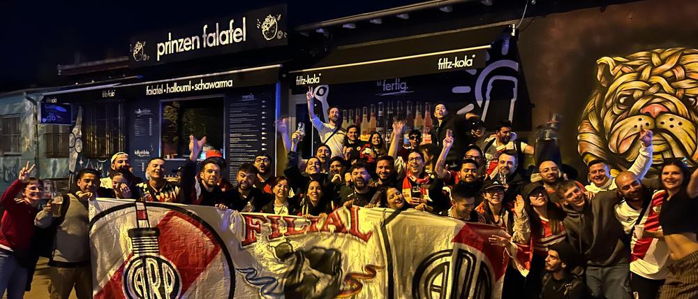 Die Fans von River Plate feiern ihren Herzensklub in Berlin.