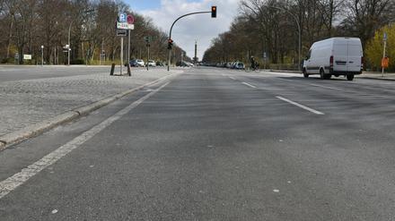 Berlin autofrei? Nein, eine Straßenszene aus Corona-Zeiten vom 31. März 2020. 
