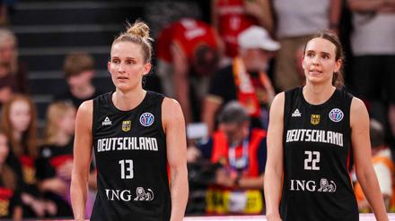 Emily Bessoir (rechts) und Kapitänin Leonie Fiebich sind im Viertelfinale an Belgien gescheitert.