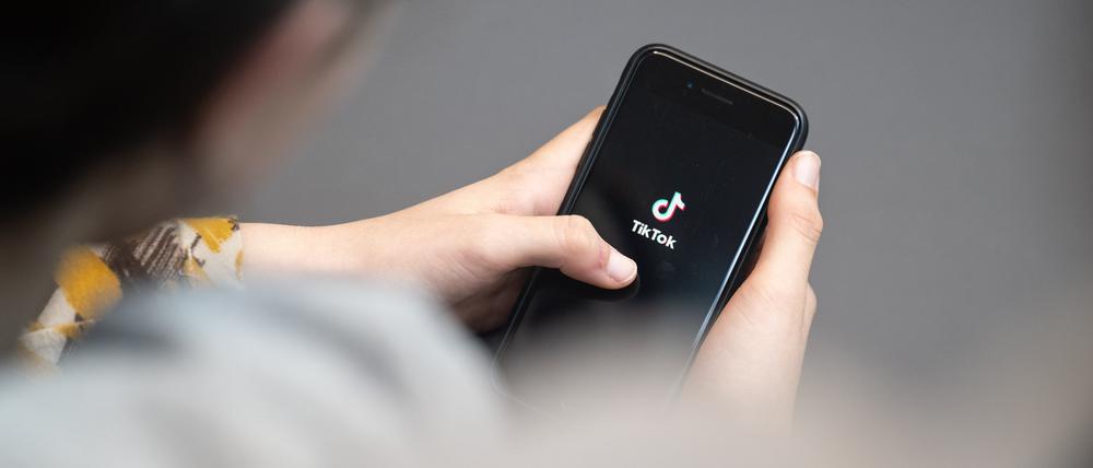 Bei TikTok Germany übernimmt KI die Jobs von menschlichen Mitarbeiter:innen.