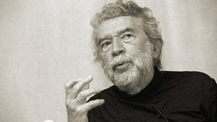 Alain Robbe-Grillet 1999 bei der Veranstaltungsreihe „Europa erzählt“ in der Berliner LiteraturWERKstatt.