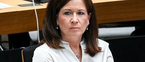 Bildungssenatorin Katharina Günther-Wünsch (CDU) hat im Abgeordnetenhaus Stellung zu Kritik genommen.