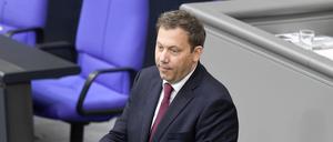 Finanzminister Lars Klingbeil in der 14. Sitzung des 21. Deutschen Bundestages im Reichstagsgebäude.