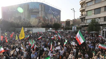 People attend a protest against the U.S attack on nuclear sites, amid the Iran-Israel conflict, in Tehran, Iran, June 22, 2025. Majid Asgaripour/WANA (West Asia News Agency) via REUTERS   ATTENTION EDITORS - THIS PICTURE WAS PROVIDED BY A THIRD PARTY