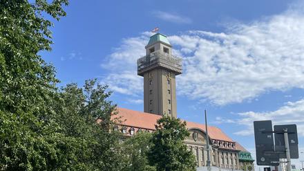 Das Rathaus im Juni 2025, fotografiert am Altstäder Ring.