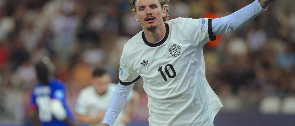 Jubelt Nick Woltemade bald im Trikot des FC Bayern?