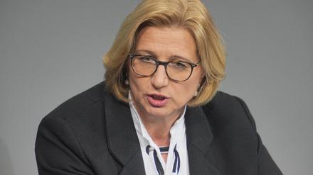 29.01.2025, Berlin: Anke Rehlinger (SPD), Bundesratspräsidentin, spricht während der Debatte im Anschluss an eine Regierungserklärung des Bundeskanzlers. 