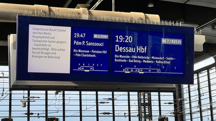 Seit Donnerstagabend ist der Bahnverkehr durch Unwetter beeinträchtigt. 