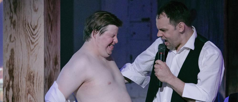 Der selbsterklärte Stalin der deutschen TV-Unterhaltung. Joachim Neumann als „Musikantenstadl“-Moderator Karl Moik.