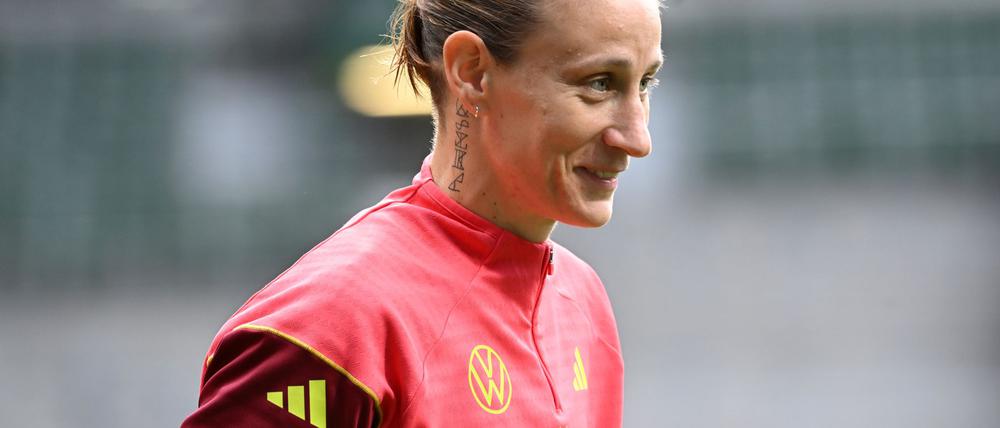 Verspätete EM-Vorbereitung hat für Torfrau Ann-Katrin Berger begonnen