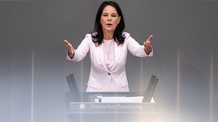 Annalena Baerbock (Bündnis 90/Die Grünen), Präsidentin der UN-Generalversammlung und ehemalige deutsche Außenministerin, gibt während der Sitzung des Bundestag ihre letzte Rede im Bundestag.