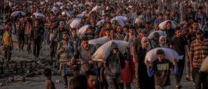 Tausende Palästinenser suchen bei der Gaza Humanitarian Foundation Hilfe – für einige von ihnen endet das mit dem Tod.