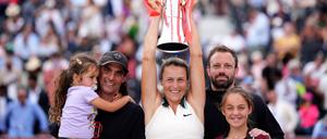 Tatjana Maria möchte nach ihrem Coup in Queens auch in Wimbledon überraschen - und reist mit ihrer Familie um die Welt.