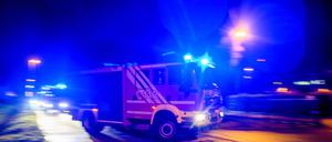 Die Feuerwehr hat in Alt-Hohenschönhaus einen Autobrand gelöscht. (Symbolbild)
