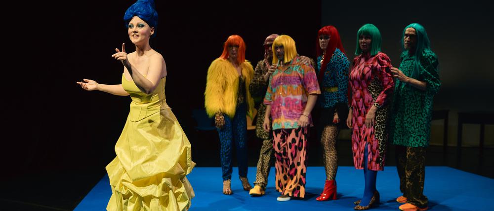 Giftig, hilflos, schlagfertig. Das Left Bank Theater aus Kiew sucht in „Confronting the Shadow“ Ausdrucksformen für das Unvorstellbare.