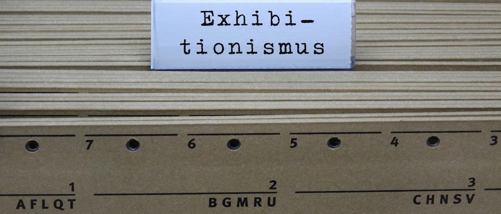 Hängeregister und Exhibitionismus. (Symbolbild)