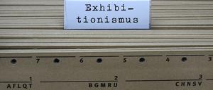 Hängeregister und Exhibitionismus. (Symbolbild)