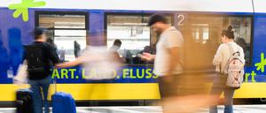 Die Kunden müssen sich gedulden: Die Zukunft des Deutschlandtickets ist weiter ungewiss. 