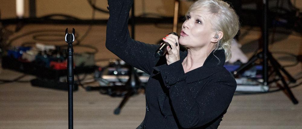 2026 haben Fans wieder die Möglichkeit, Ina Müller live auf der Bühne zu erleben. (Archivbild)