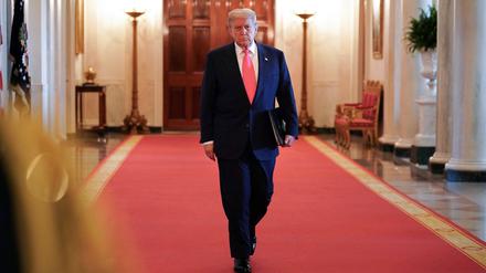 Seine Regierung legt die Axt an die Säulen der liberalen Weltordnung: der US-Präsident Donald Trump.