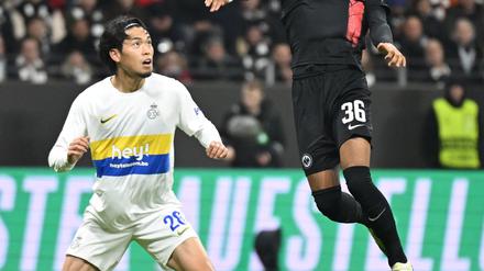 Koki Machida (l) wechselt in die Bundesliga zur TSG Hoffenheim.