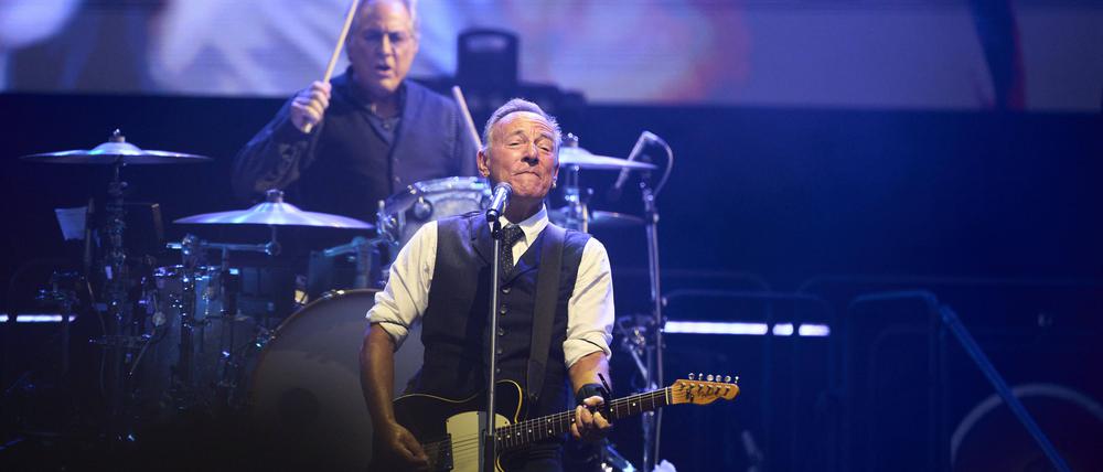 June 24, 2025, Madrid, Madrid, Spain: Bruce Springsteen perform on stage during Bruce Springsteen and The E Street Band Concert at Reale Arena / Anoeta on June 24, 2025 in Donostia, Spain Madrid Spain - ZUMAg15_ 20250624_zaf_g15_043 Copyright: xJackxAbuinx