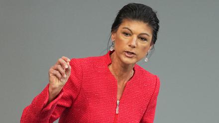 Sahra Wagenknecht, Parteivorsitzende vom Bündnis Sahra Wagenknecht (BSW), spricht im Deutschen Bundestag.