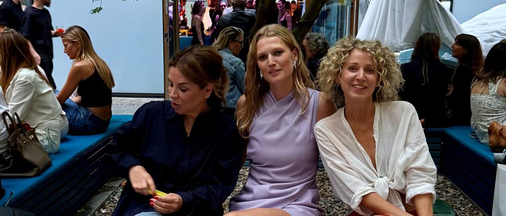 Karen Heumann, Toni Garrn, Aline von Drateln auf dem Superfeemarket.