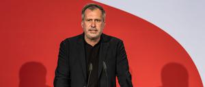 Der Oberbürgermeister von Cottbus, Tobias Schick (SPD), reagiert auf Ermittlungen der Staatsanwaltschaft gegen ihn. (Archivbild)