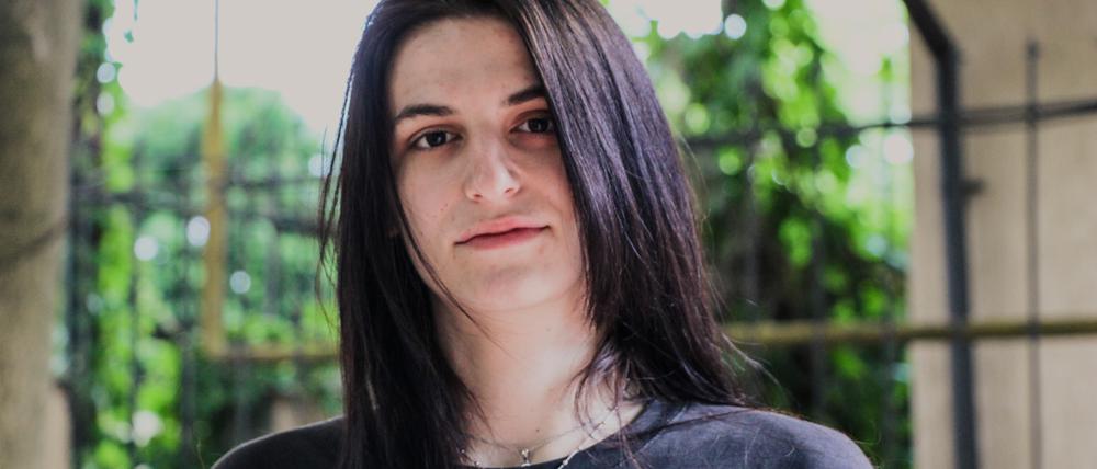 Die 21-jährige Ukrainerin Sasha Katzman im queeren Shelter von Odessa.