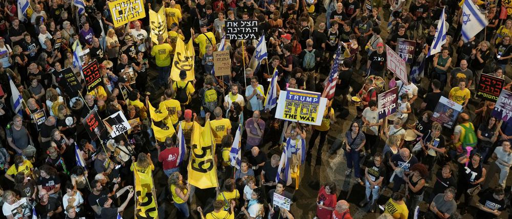In Israel gehen erneut Tausende für ein Ende des Gaza-Kriegs auf die Straße. (Archivbild) 