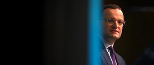 Jens Spahn steht politisch seit Tagen enorm unter Druck.