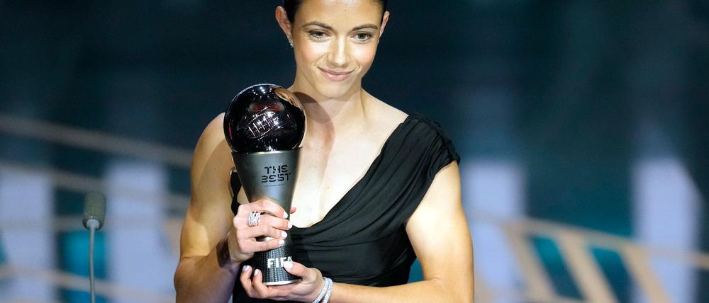 Weltfußballerin Aitana Bonmati wird wohl doch bei der EM auflaufen.