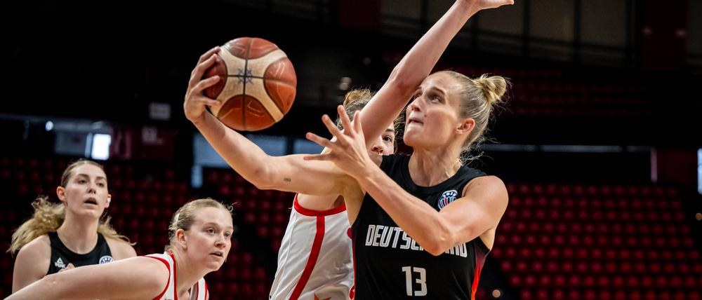 Leonie Fiebich (Nummer 13) und die Deutschen setzten sich gegen Tschechien durch.