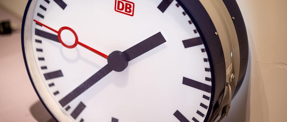 Immer wieder verliert die Bahn den Wettlauf mit der Zeit. (Archivbild)