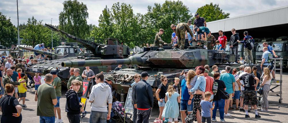 Plötzlich populär: Besucherschlangen beim Tag der Bundeswehr am Wochenende.