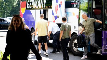 Ausstieg in Zürich: Bundestrainer Christian Wück will die deutschen Fußballerinnen zum EM-Titel führen.