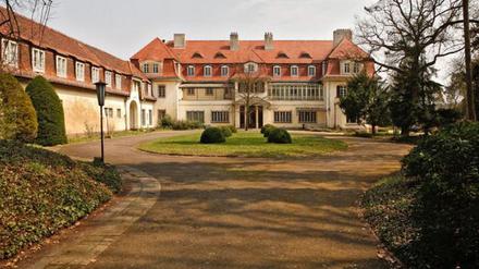 Nach einem Verkauf der Villa Siemens vor fünf Jahren wird das Anwesen  jetzt im Amtsgericht Potsdam zwangsversteigert.
